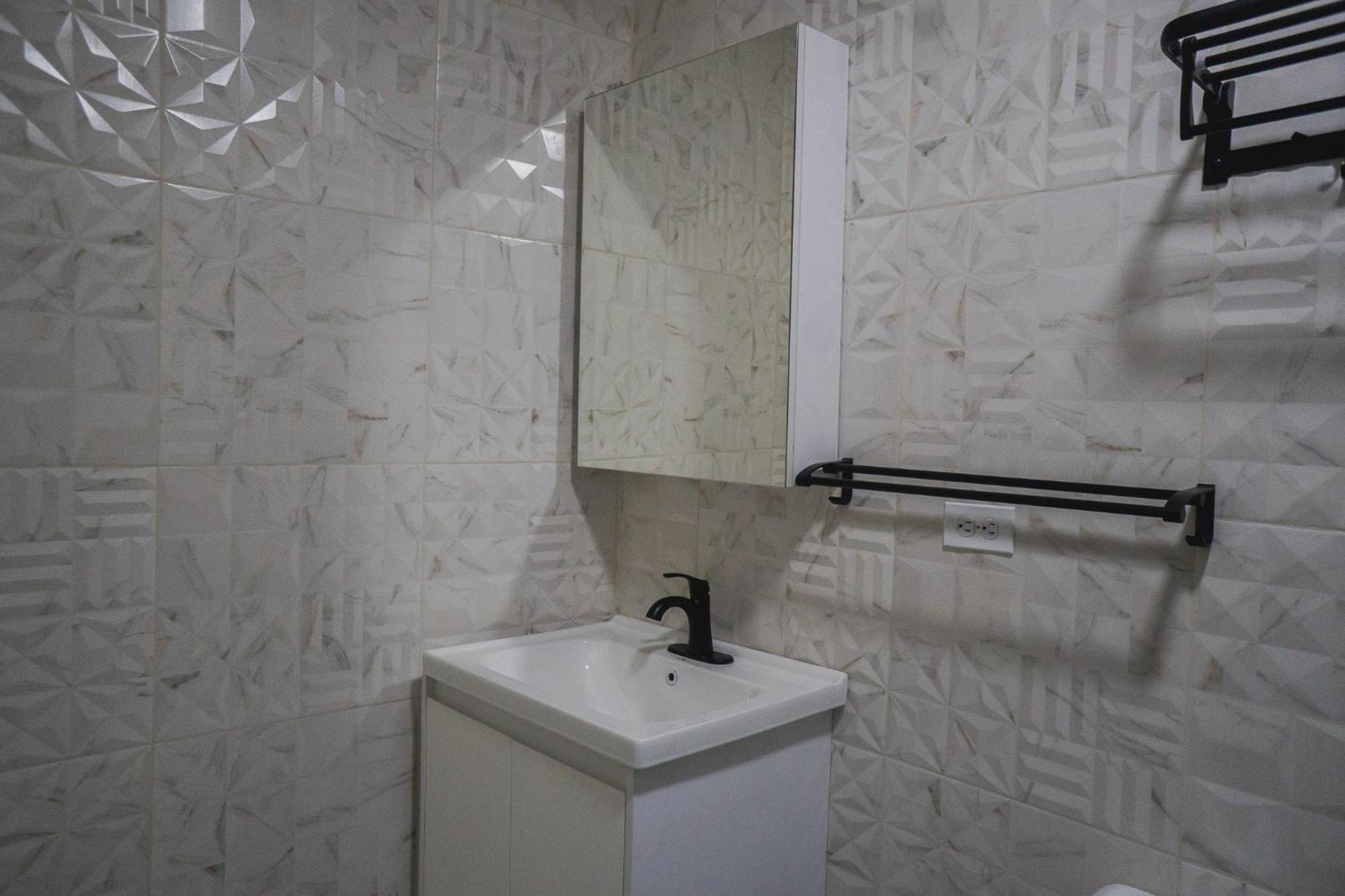 Pavia'S Centerpoint Oasis Apartment Ораниестад Екстериор снимка